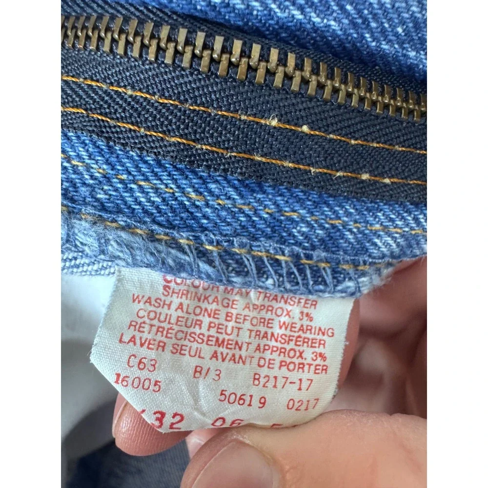Vintage Levis 619 Orange Tab Jeans Mens fits 32X28 Light Wash Canada Denim - Picture 8 of 11